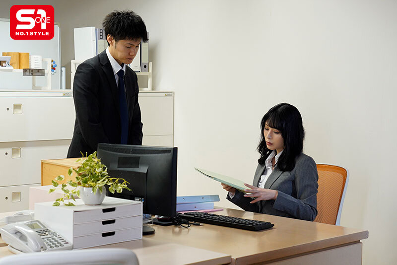 金松季歩(金松季步)作品SONE-792发布！废物属下优点只有巨根和爱老婆！美女上司出差时直接夹来配-图片2