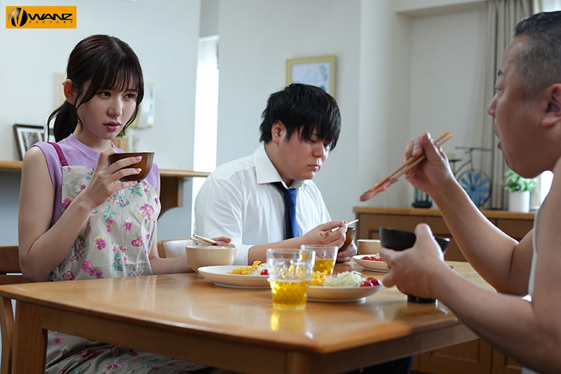 五日市芽依作品WAAA-557发布!甜美人妻超讨厌公公!老公上班时居然还被趁机侵犯了!-图片2