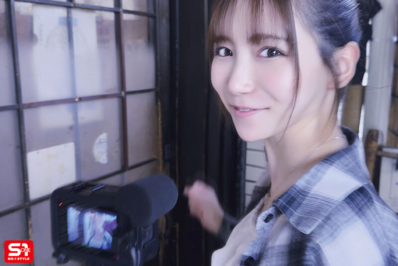 狂搭讪素人男子的「深沟美乳妹」，在最棒时机出手...果然全中！