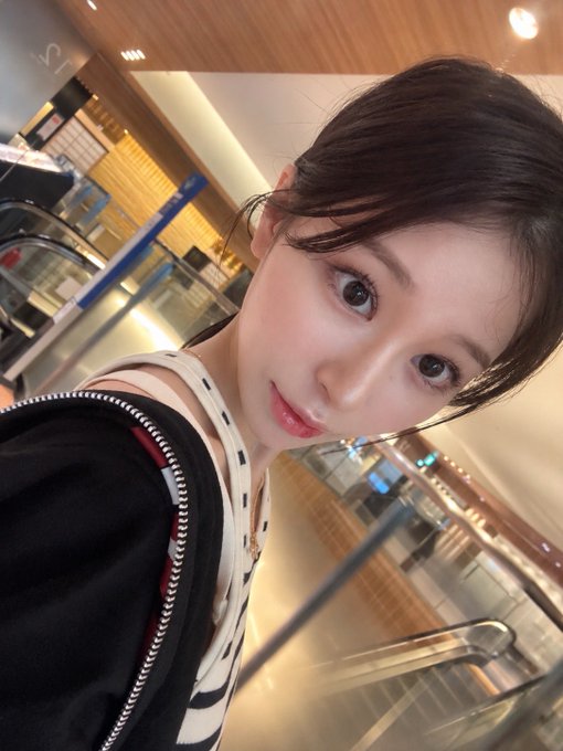 悲报！21岁C罩杯美乳美少女「白石奈美」下个月AV引退！自曝好想再继续拍...